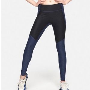 Outdoor Voices Two Tone Warmup 7/8 Legging L